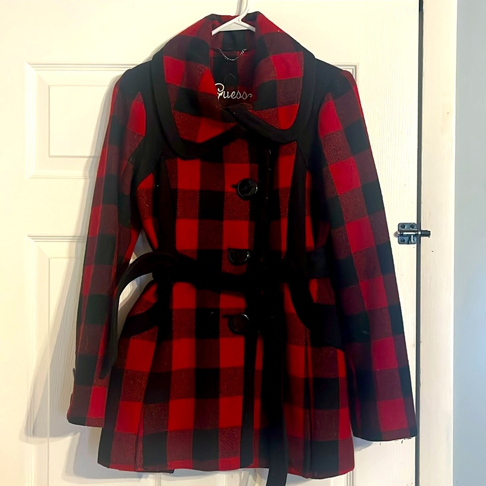 Guess brand coat women size small in like new condition nice winter coat
